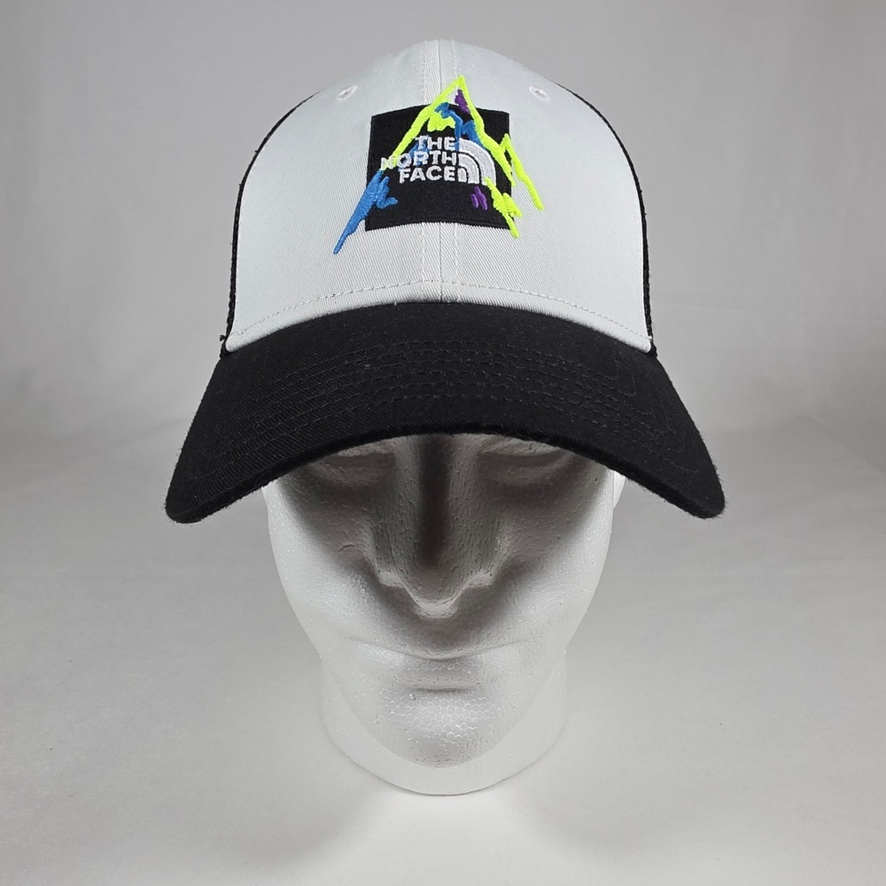 The North Face Mudder Trucker Hat Cap TNF White Black Embroidered Logo NWT